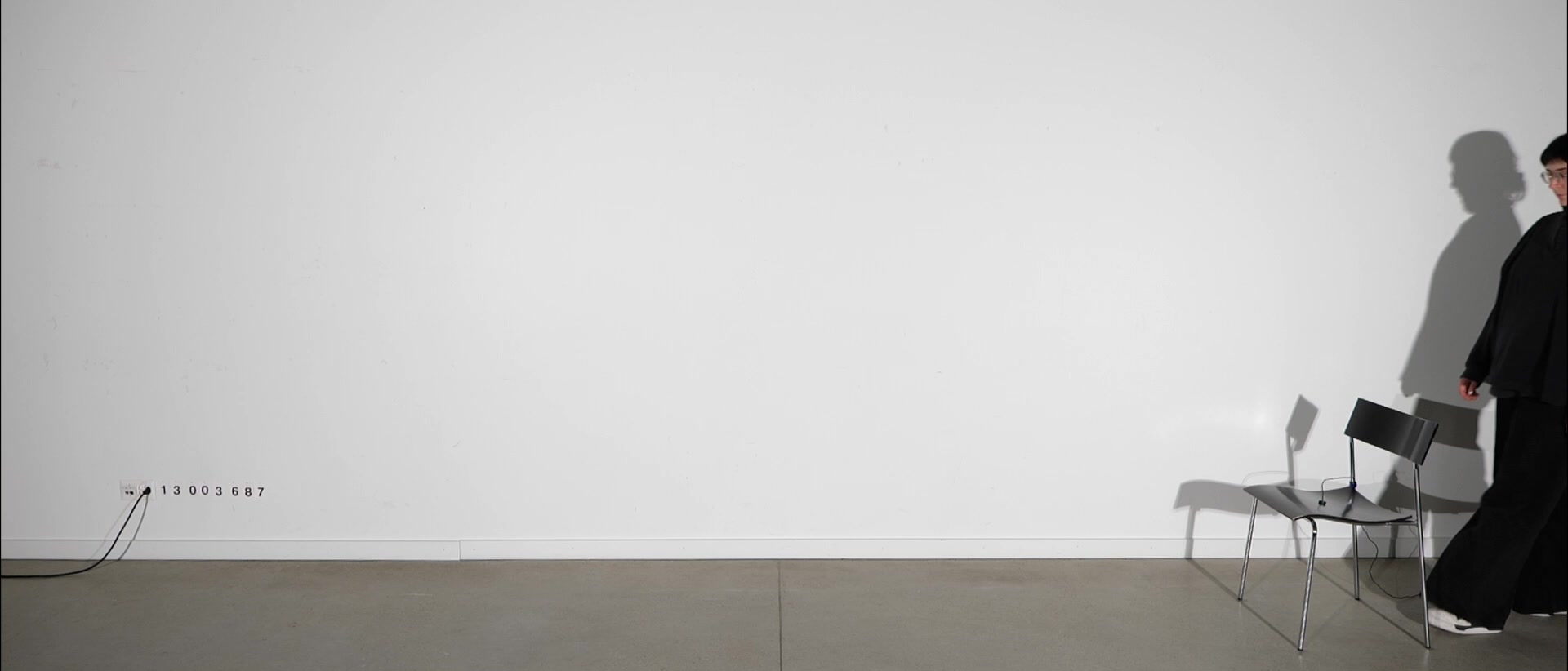 13 003 687